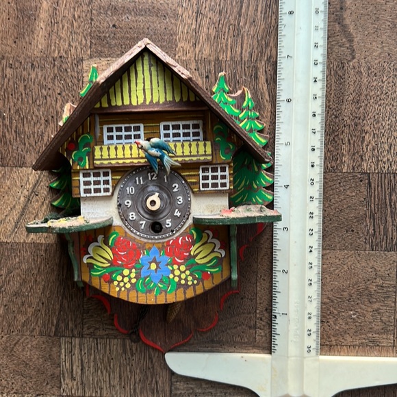 Vintage Small Cuckoo Clock from Germany Wood Clock Hand Painted - Needs Repair - Picture 3 of 16